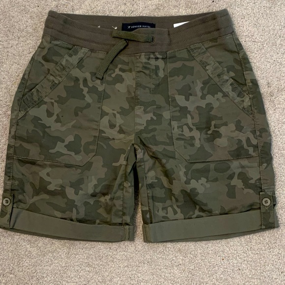 Women’s Camo Shorts - Picture 1 of 2